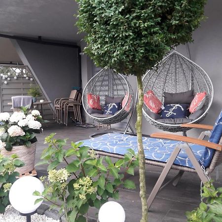 Apartament Bursztyn โปเบียโรโว ภายนอก รูปภาพ