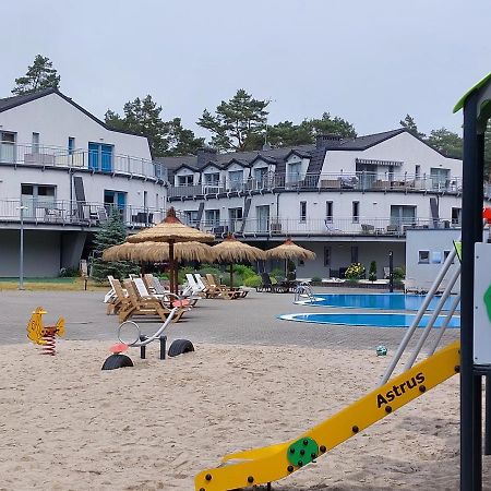 Apartament Bursztyn โปเบียโรโว ภายนอก รูปภาพ