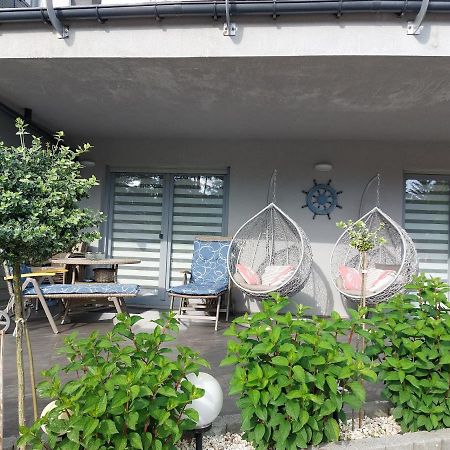 Apartament Bursztyn โปเบียโรโว ภายนอก รูปภาพ