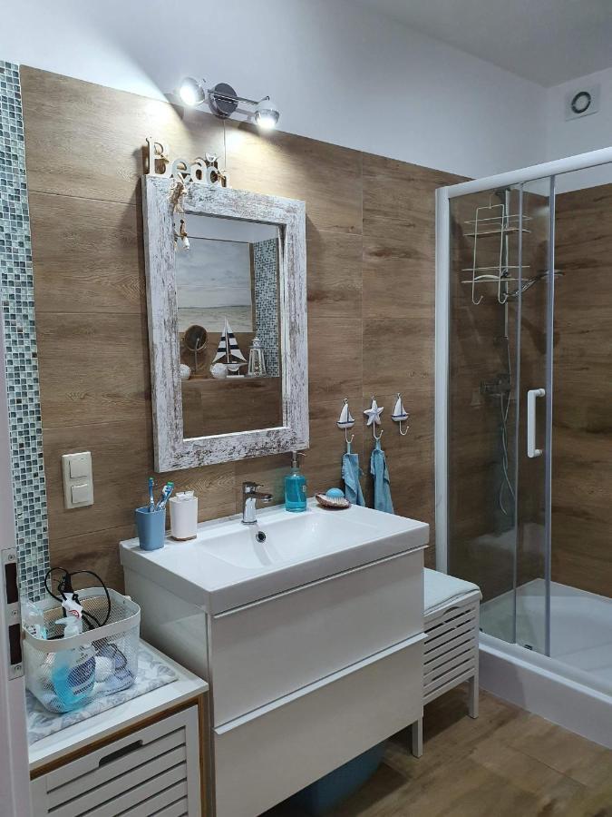 Apartament Bursztyn โปเบียโรโว ภายนอก รูปภาพ