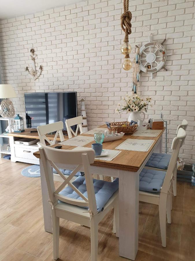 Apartament Bursztyn โปเบียโรโว ภายนอก รูปภาพ