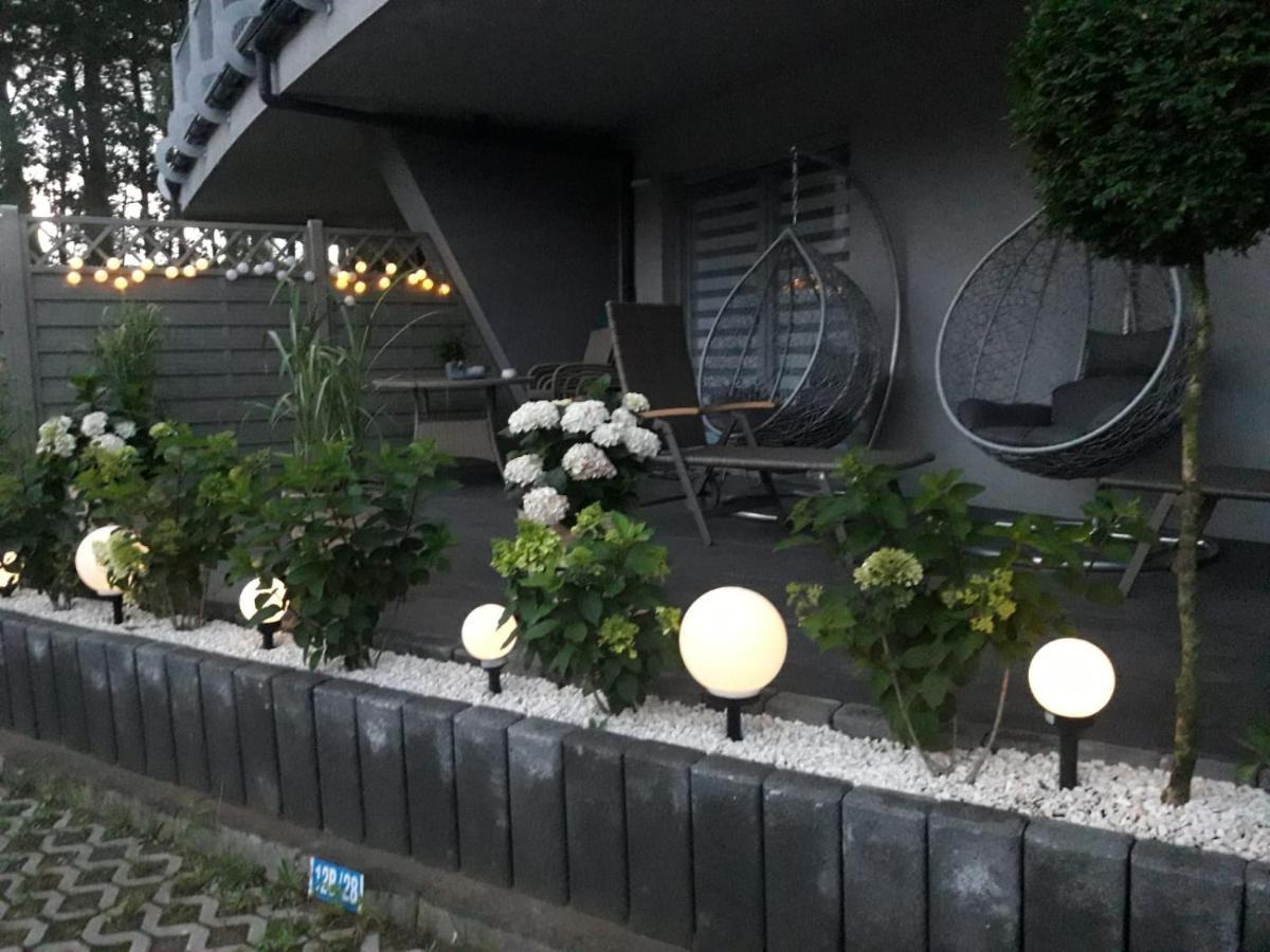 Apartament Bursztyn โปเบียโรโว ภายนอก รูปภาพ