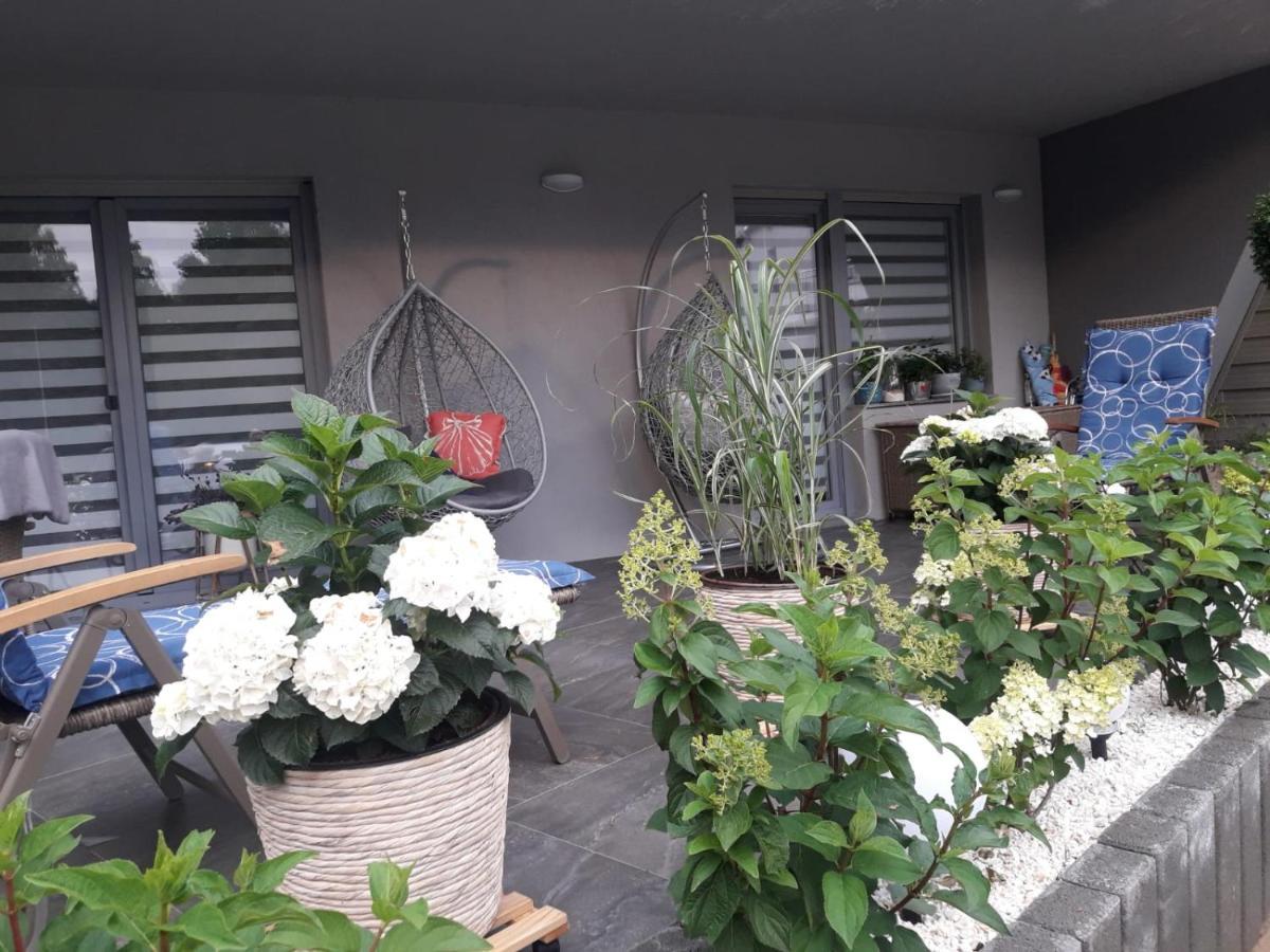 Apartament Bursztyn โปเบียโรโว ภายนอก รูปภาพ